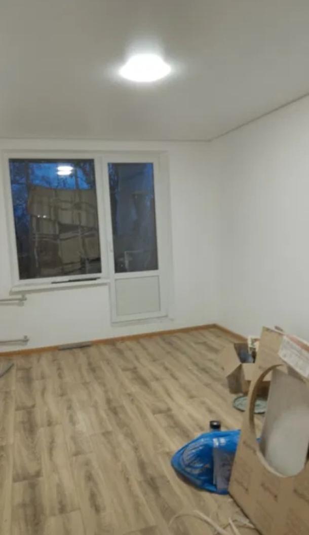 Квартира, 3-кімн., Харьков, 626м/р, Единства (Краснодарская)