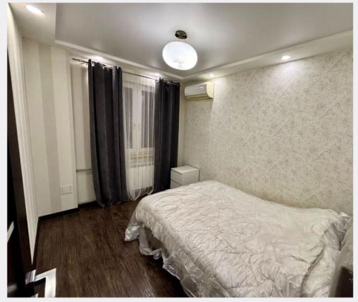 Квартира, 2-кімн., Харьков, 522м/р, Непокоренных (Героев Труда)