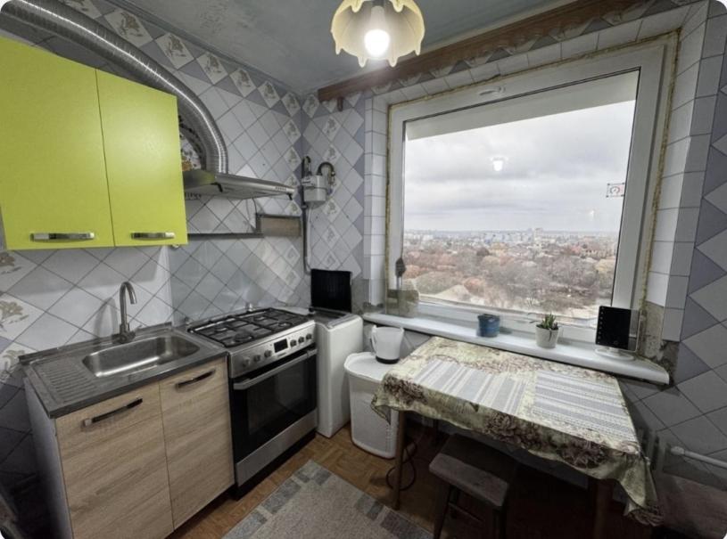 Квартира, 3-кімн., Харьков, 656м/р, Юбилейный пр. (50 лет ВЛКСМ пр.)