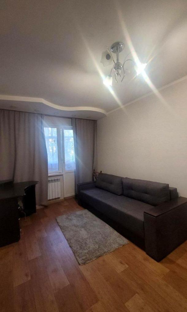 Квартира, 3-кімн., Харьков, 520м/р, Гвардейцев Широнинцев