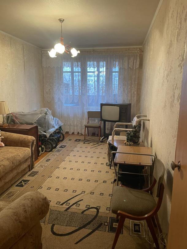 Квартира, 3-кімн., Харьков, 533м/р, Тракторостроителей просп.