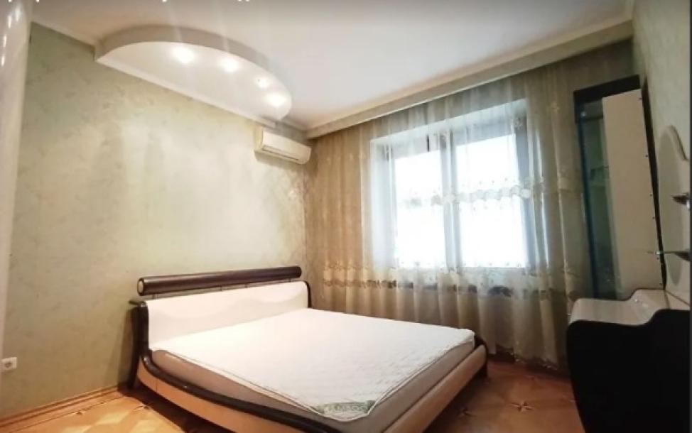 Квартира, 2-кімн., Харьков, Нагорный, Свободы