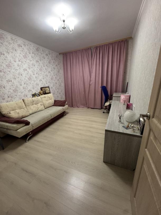 Квартира, 3-кімн., Харьков, 1 Северная Салтовка, Леся Сердюка (Командарма Корка)