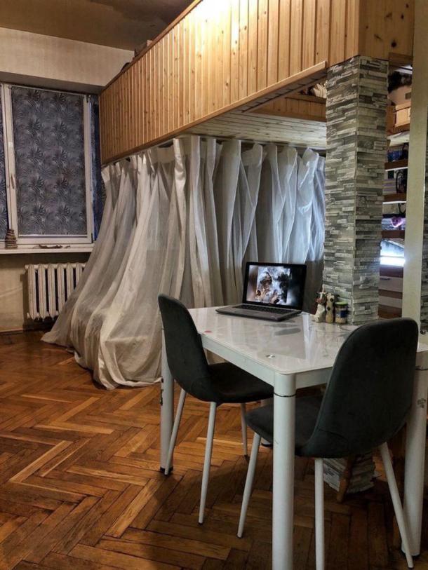 Гостинка, Харьков, Защитников Украины метро, Добровольцев (Молодой Гвардии)