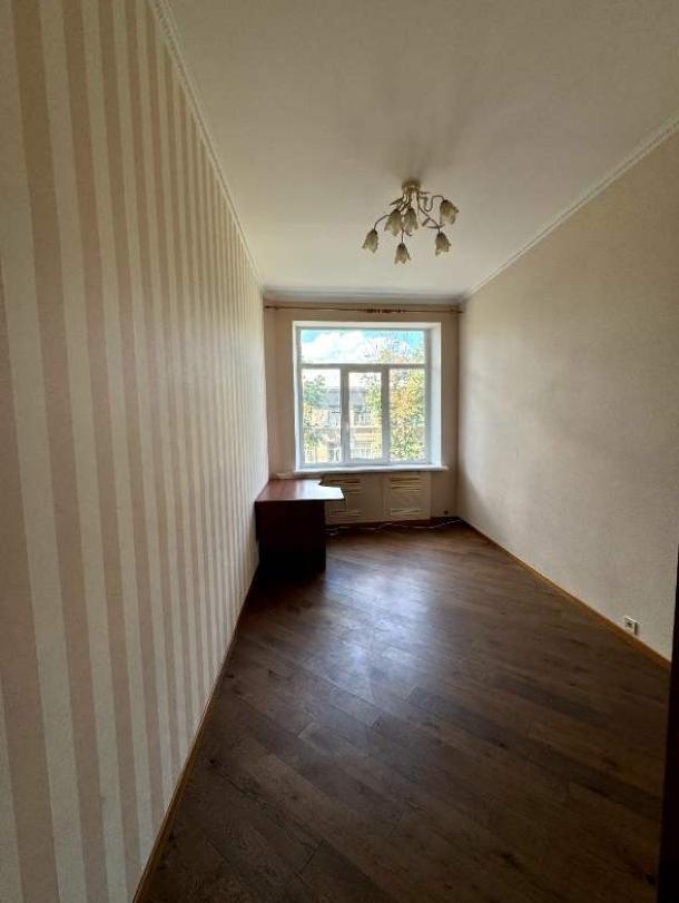 Квартира, 3-кімн., Харьков, Госпром, Независимости пр. (Правды пр.)