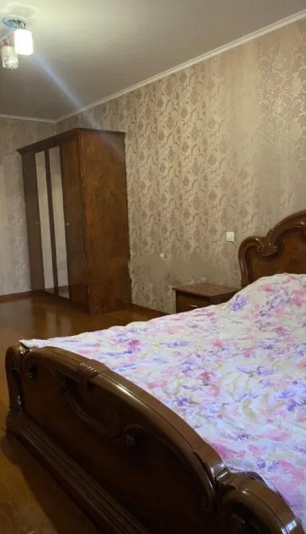 Квартира, 2-кімн., Харьков, 656м/р, Гвардейцев Широнинцев