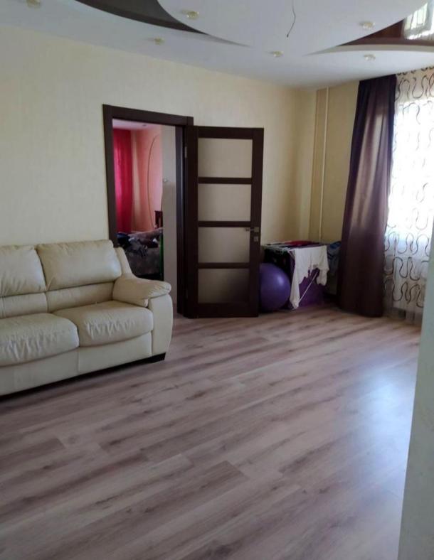 Квартира, 3-кімн., Харьков, Павлово Поле, Станислава Парталы (Балакирева)