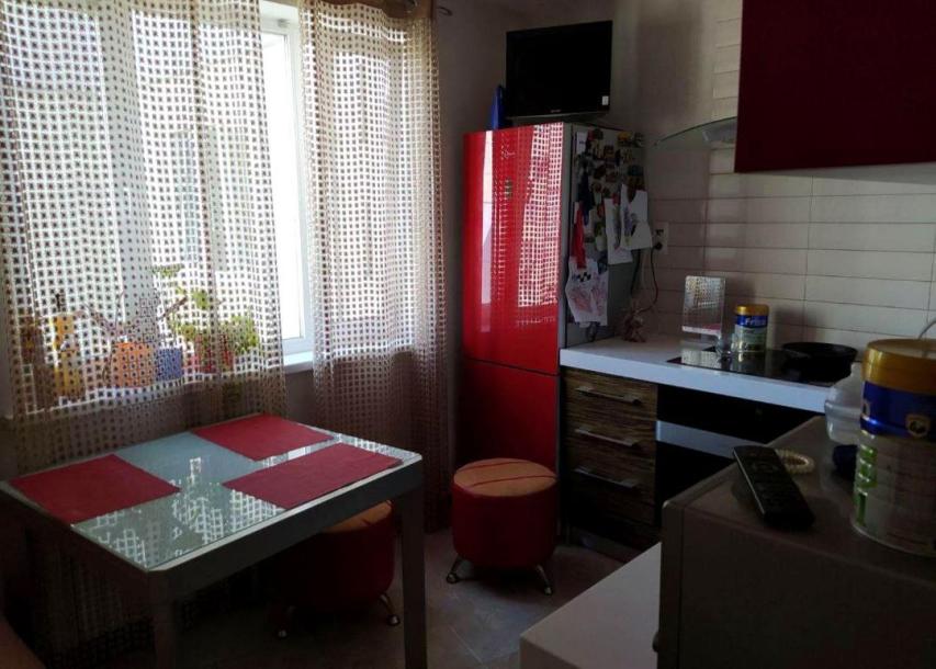 Квартира, 3-кімн., Харьков, Павлово Поле, Станислава Парталы (Балакирева)