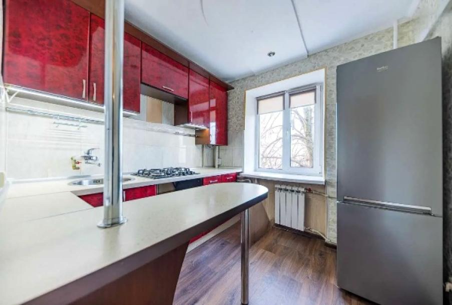 Квартира, 3-кімн., Харьков, Одесская, Аэрокосмический просп. (Гагарина проспект)