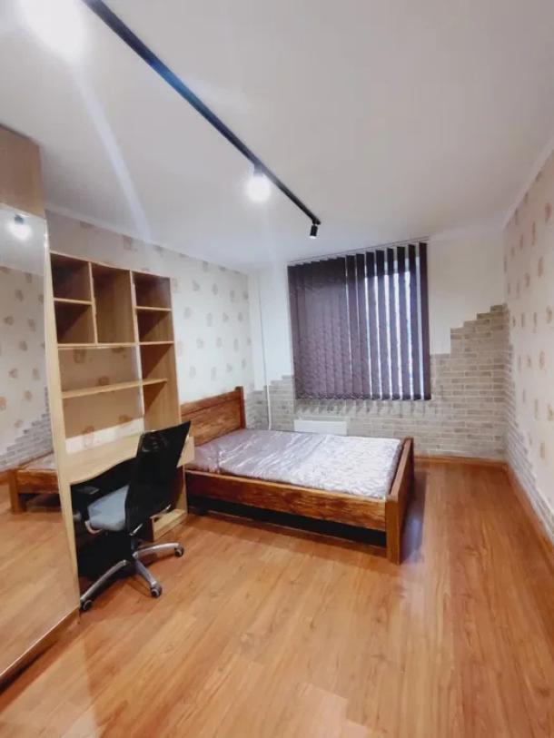 Квартира, 3-кімн., Харьков, Алексеевка, Победы пр.