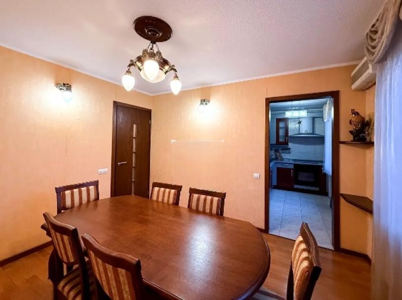 Квартира, 4-кімн., Харьков, 608м/р, Валентиновская