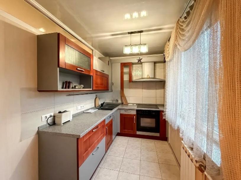 Квартира, 4-кімн., Харьков, 608м/р, Валентиновская