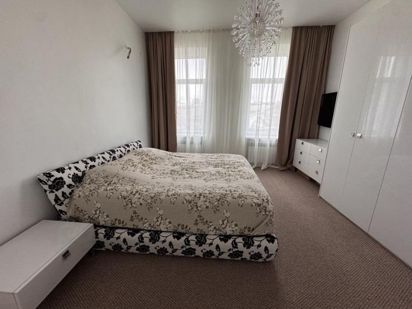 Квартира, 3-кімн., Харьков, Центр, Героев Харькова пр-т