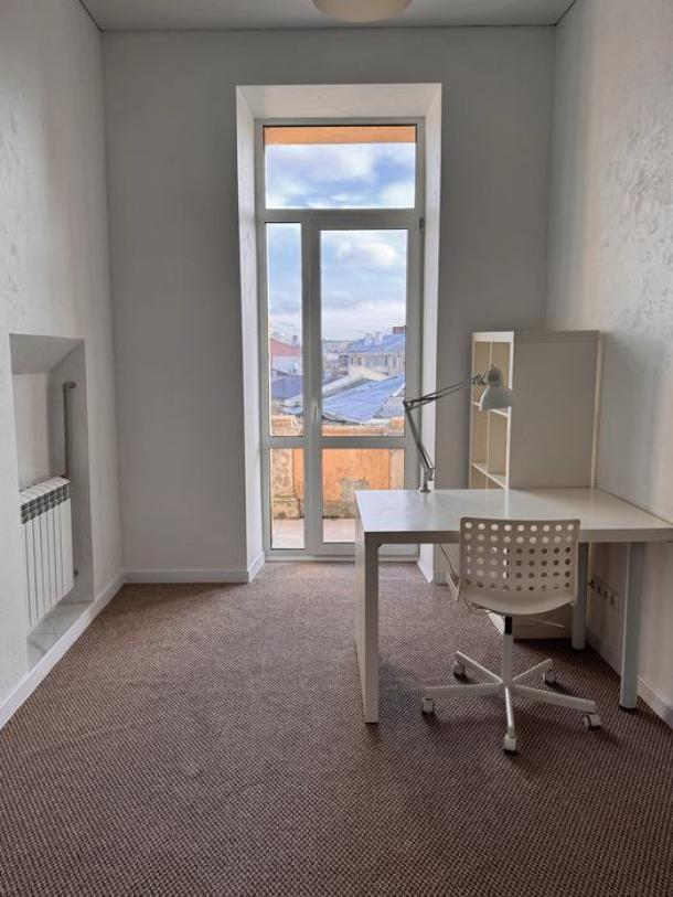 Квартира, 3-кімн., Харьков, Центр, Героев Харькова пр-т