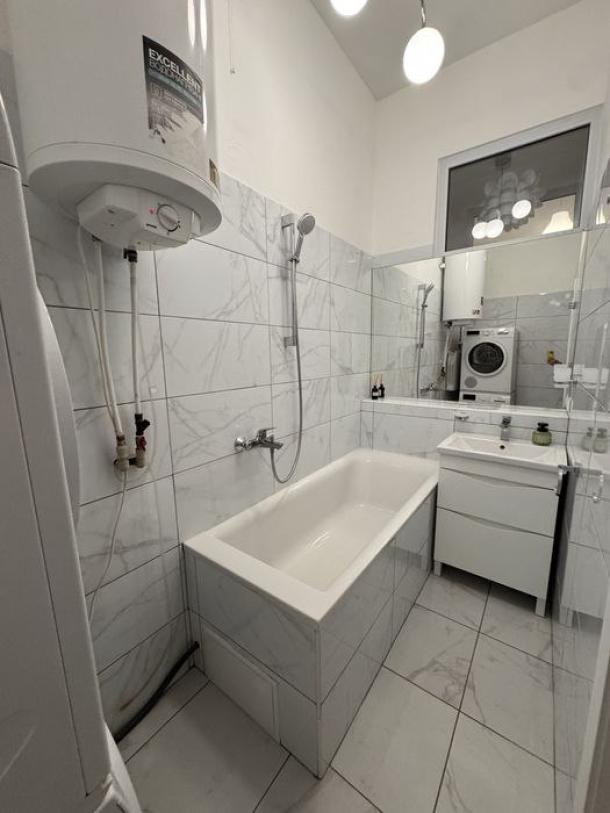 Квартира, 3-кімн., Харьков, Центр, Героев Харькова пр-т