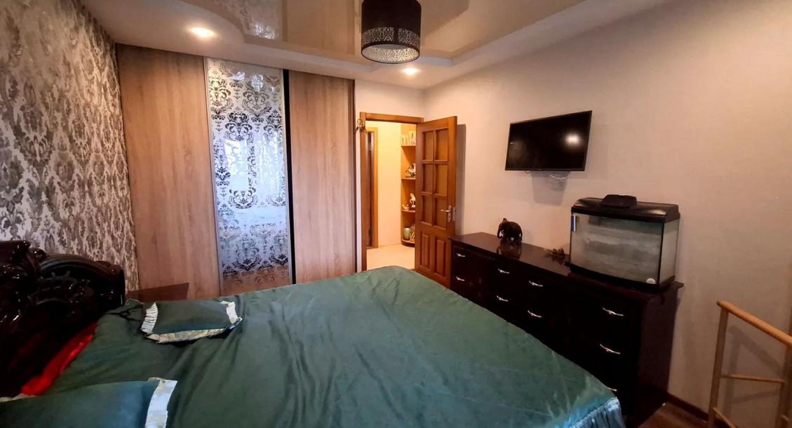 Квартира, 3-кімн., Харьков, Холодная Гора, Чередниченковский пер.