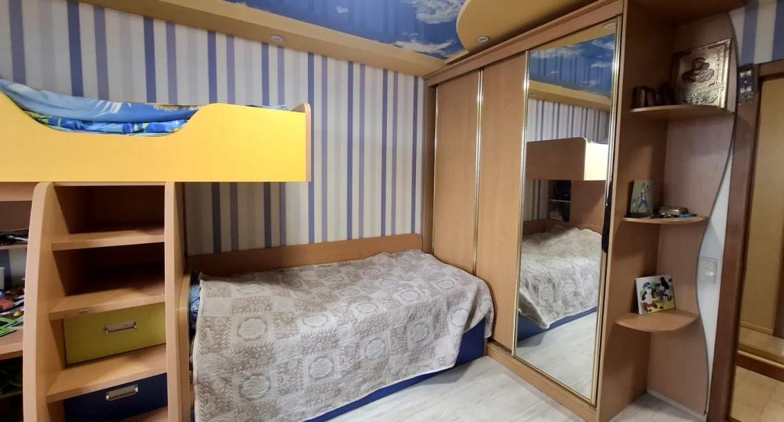 Квартира, 3-кімн., Харьков, Холодная Гора, Чередниченковский пер.