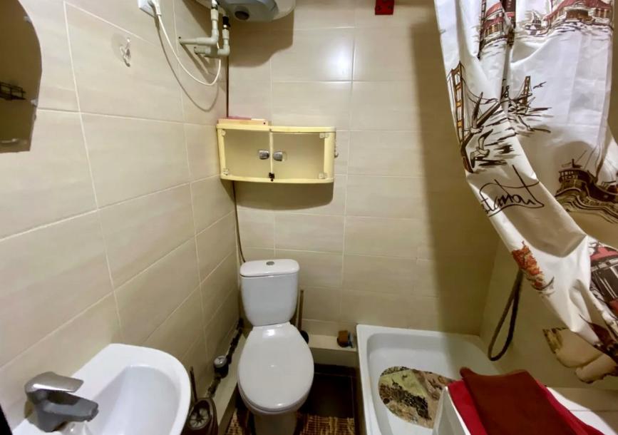 Гостинка, Харьков, Спортивная метро, Добровольцев (Молодой Гвардии)