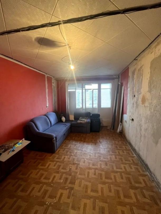 Квартира, 2-кімн., Харьков, Рогань жилмассив, Зубарева