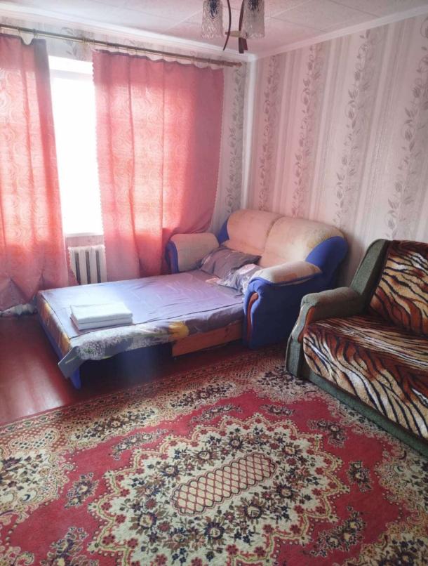 Квартира, 3-кімн., Чугуев, Чугуевский район, Карбышева