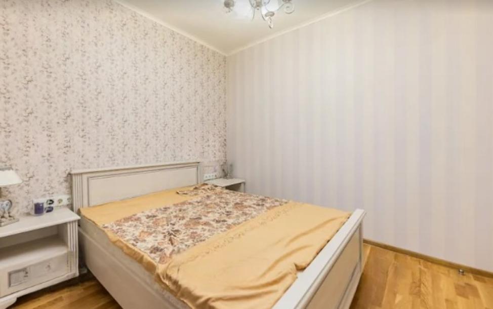 Квартира, 3-кімн., Харьков, Одесская, Аэрокосмический просп. (Гагарина проспект)