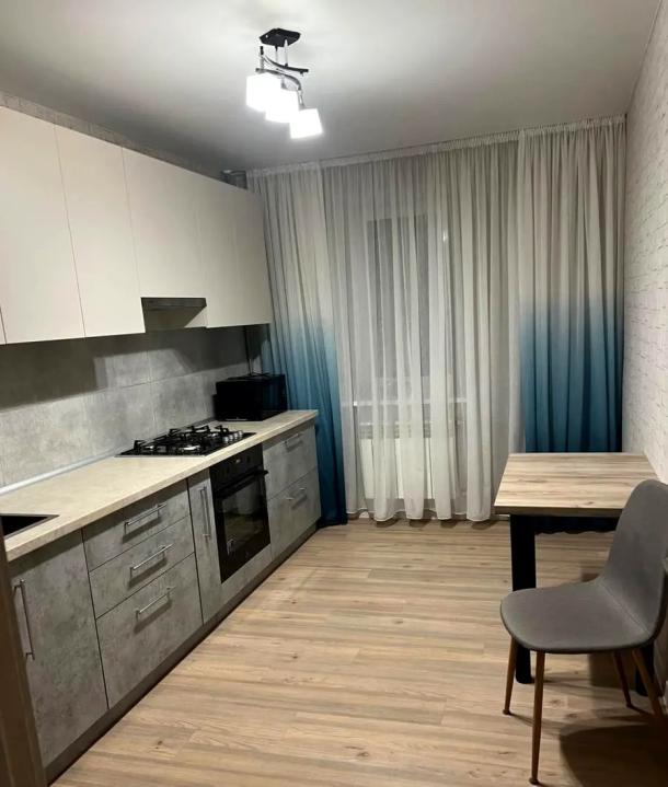 Квартира, 3-кімн., Харьков, Южный Вокзал, Словянская (50 лет Октября)