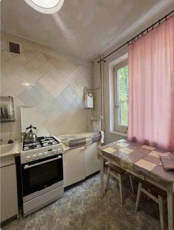 Квартира, 3-кімн., Харьков, 608м/р, Академика Павлова