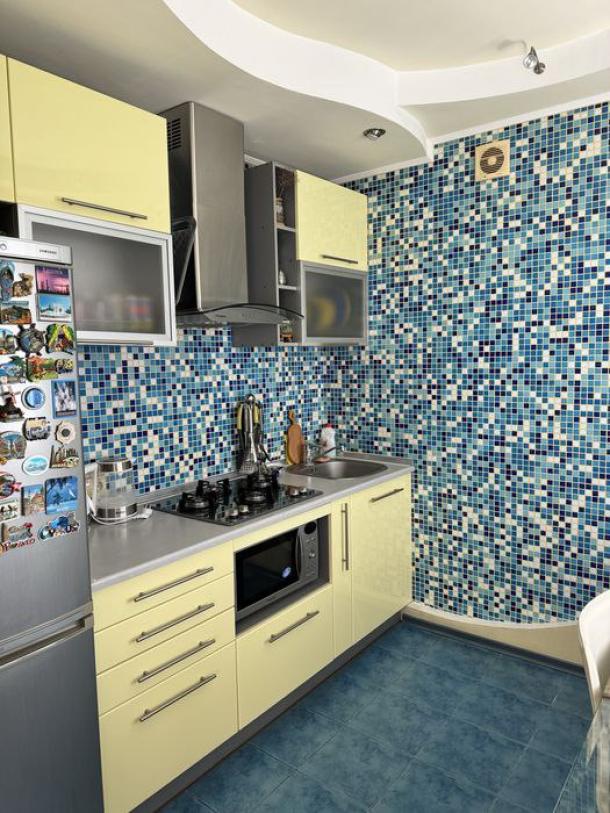 Квартира, 3-кімн., Харьков, 531м/р, Гвардейцев Широнинцев