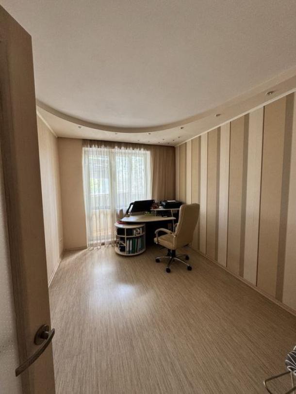 Квартира, 3-кімн., Харьков, 531м/р, Гвардейцев Широнинцев