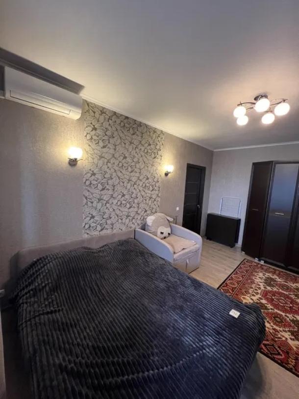 Квартира, 1-кімн., Харьков, Рогань жилмассив, Роганская