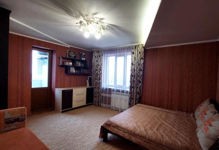 Квартира, 3-кімн., Харьков, Новые Дома, Харьковских Дивизий