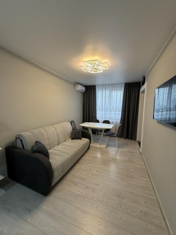 Квартира, 4-кімн., Харьков, 625м/р, Амосова