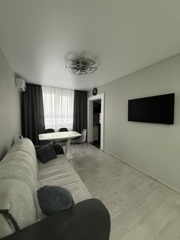 Квартира, 4-кімн., Харьков, 625м/р, Амосова