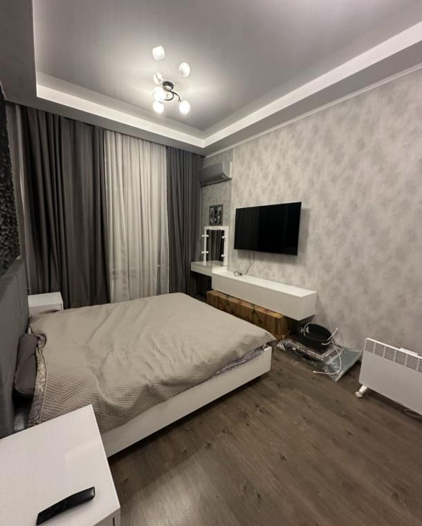 Квартира, 3-кімн., Харьков, Госпром, Независимости пр. (Правды пр.)