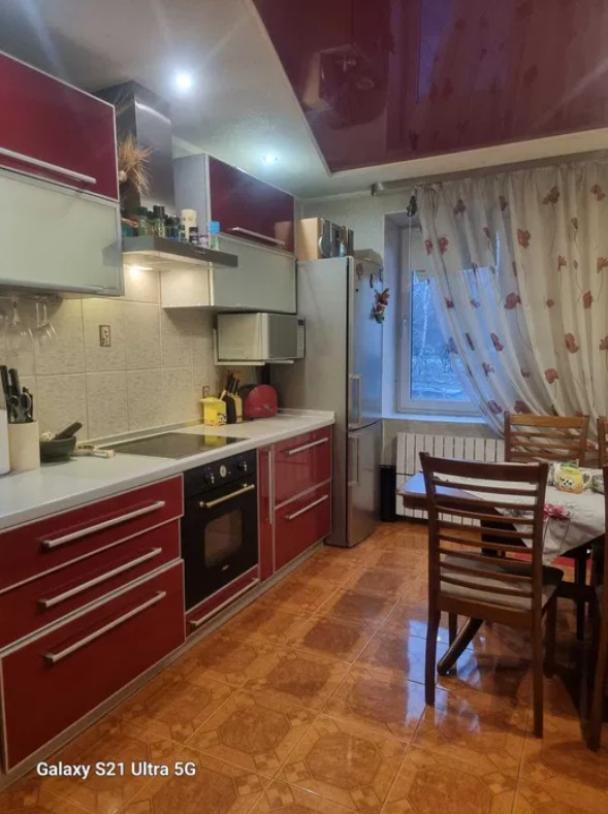 Квартира, 3-кімн., Харьков, Новожаново, Николая Бажана (Кривомазова)