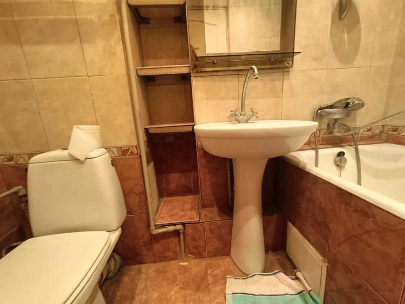 Квартира, 3-кімн., Харьков, Гагарина метро , Аэрокосмический просп. (Гагарина проспект)