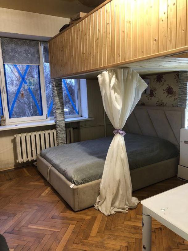 Гостинка, Харьков, Спортивная метро, Добровольцев (Молодой Гвардии)