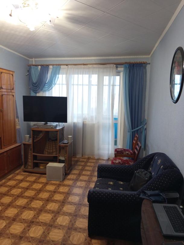 Квартира, 3-кімн., Харьков, 524м/р, Непокоренных (Героев Труда)