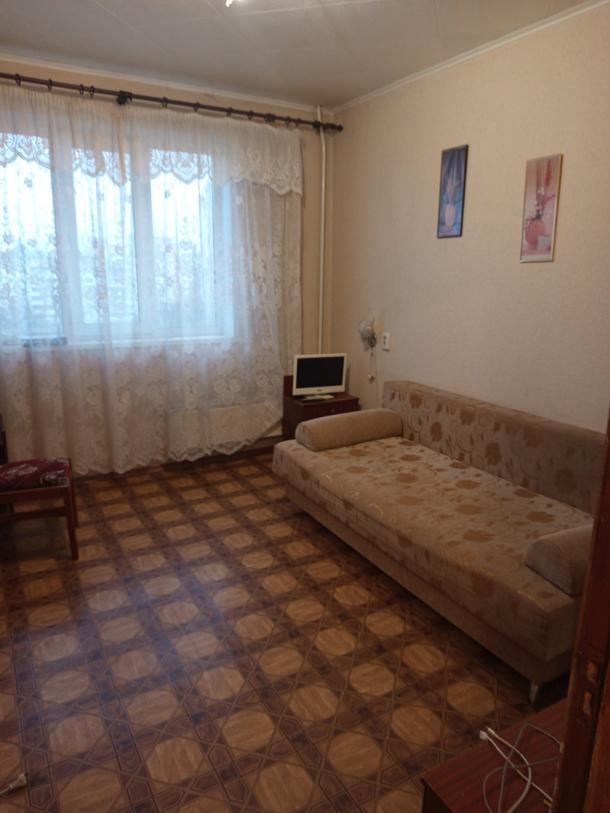 Квартира, 3-кімн., Харьков, 524м/р, Непокоренных (Героев Труда)