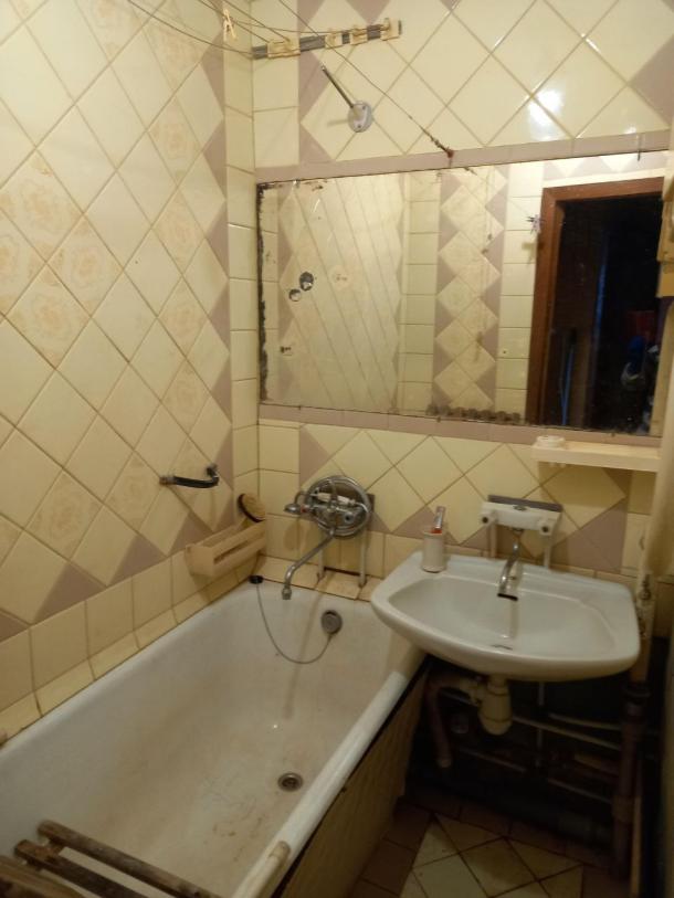 Квартира, 3-кімн., Харьков, Гагарина метро , Аэрокосмический просп. (Гагарина проспект)