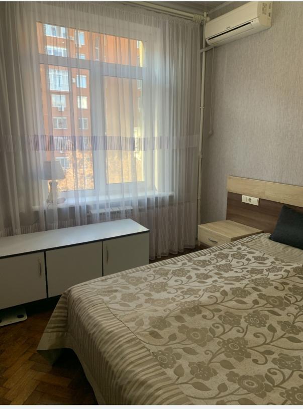 Квартира, 2-кімн., Харьков, Госпром, Данилевского