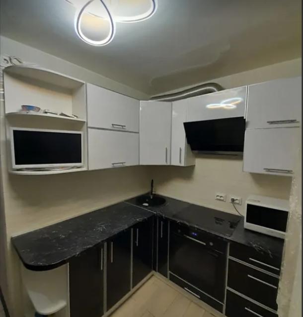 Квартира, 3-кімн., Харьков, 626м/р, Единства (Краснодарская)