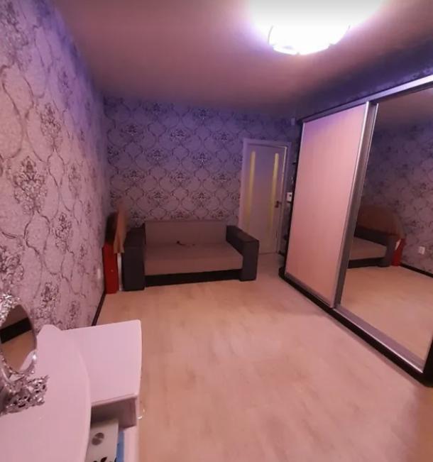 Квартира, 3-кімн., Харьков, 626м/р, Единства (Краснодарская)