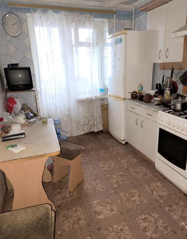 Квартира, 3-кімн., Харьков, Павлово Поле, 23 Августа