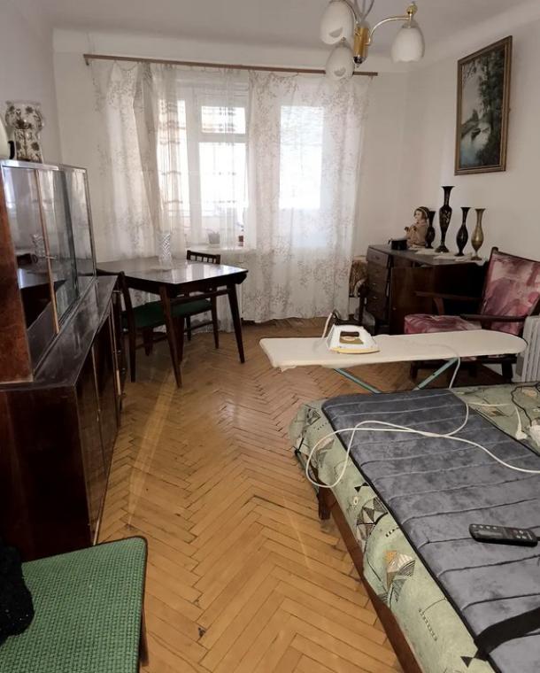 Квартира, 3-кімн., Харьков, Павлово Поле, 23 Августа