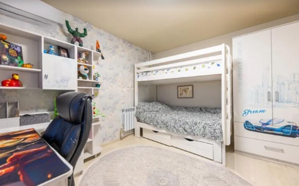 Квартира, 3-кімн., Харьков, Завод Шевченко, Москалевская (Октябрьской Революции)