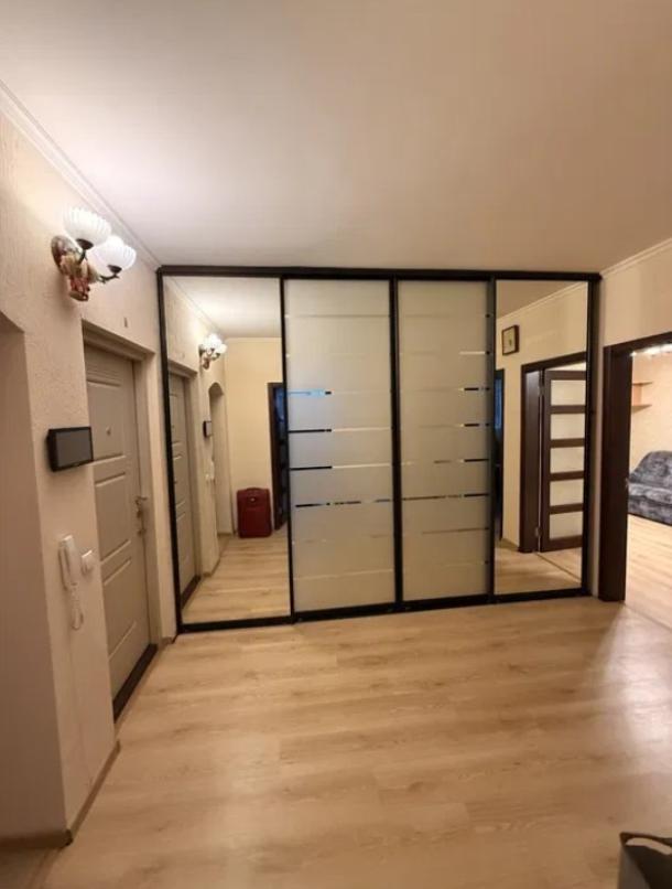 Квартира, 3-кімн., Харьков, 535Ам/р, Валентиновская