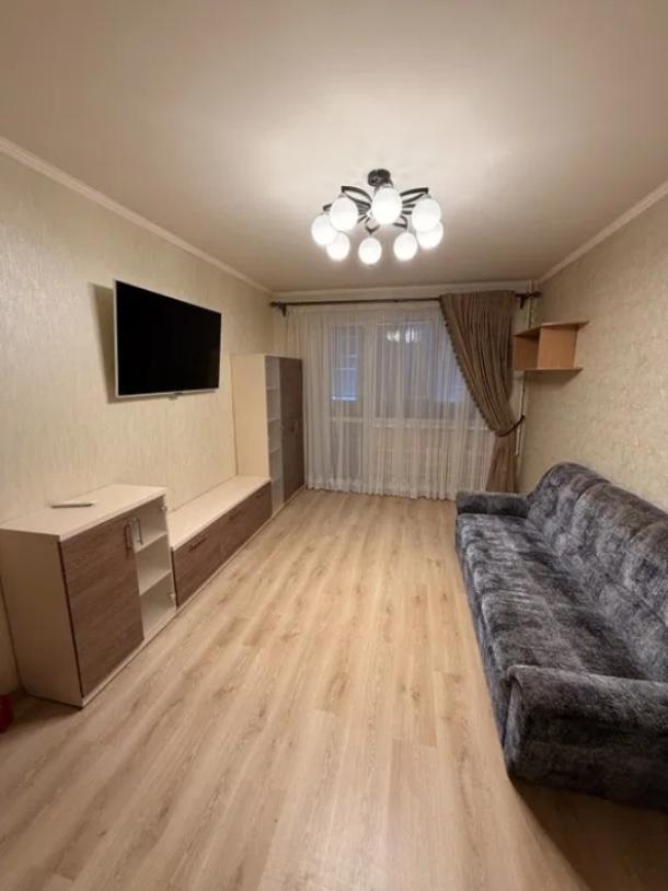 Квартира, 3-кімн., Харьков, 535Ам/р, Валентиновская