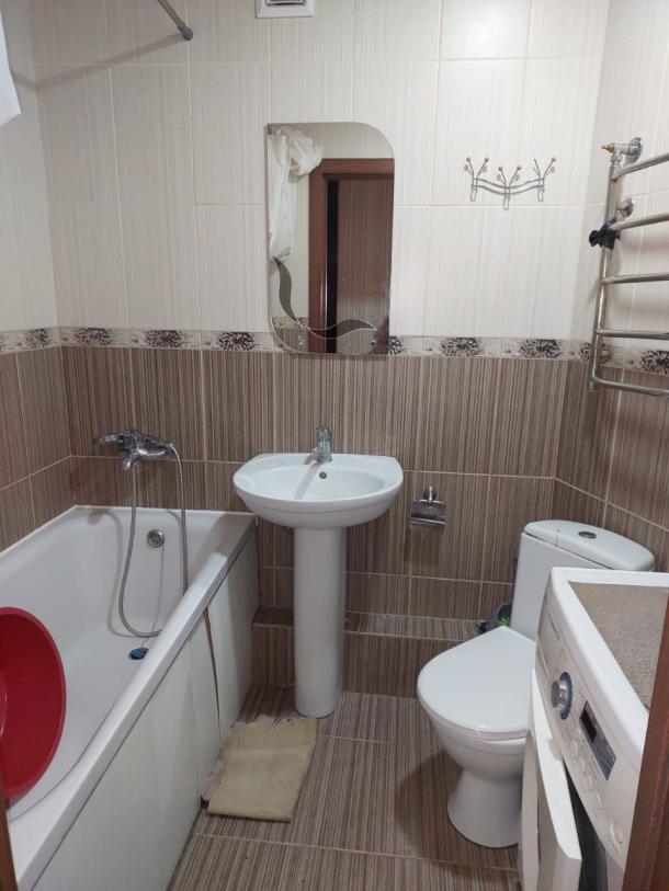 Квартира, 2-кімн., Харьков, 608м/р, Непокоренных (Героев Труда)