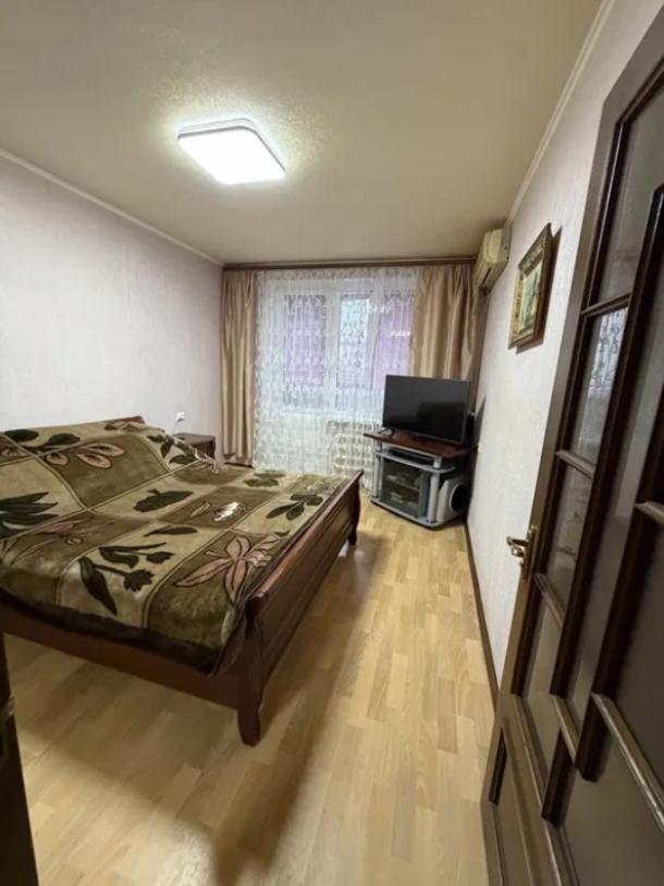 Квартира, 3-кімн., Харьков, Бавария, Петра Свинаренко